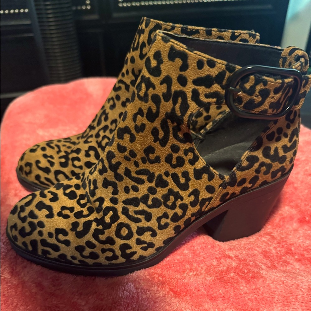 Leopard Print Booties Sz 8